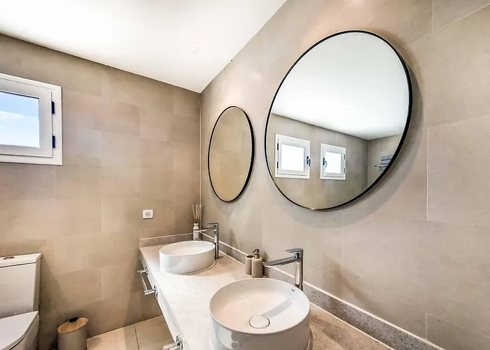 Leu * 푸에르토카레로