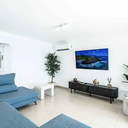 Leu Villa Puerto Calero