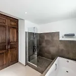 Leu פוארטו קאלרו